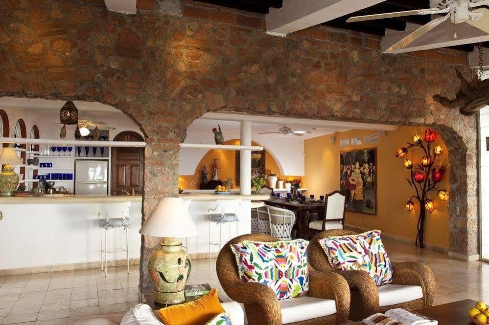 Отель Casa Louisa Пуэрто-Вальярта Экстерьер фото